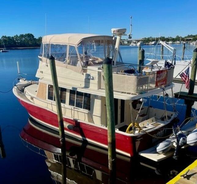40' Mainship port aft profile3