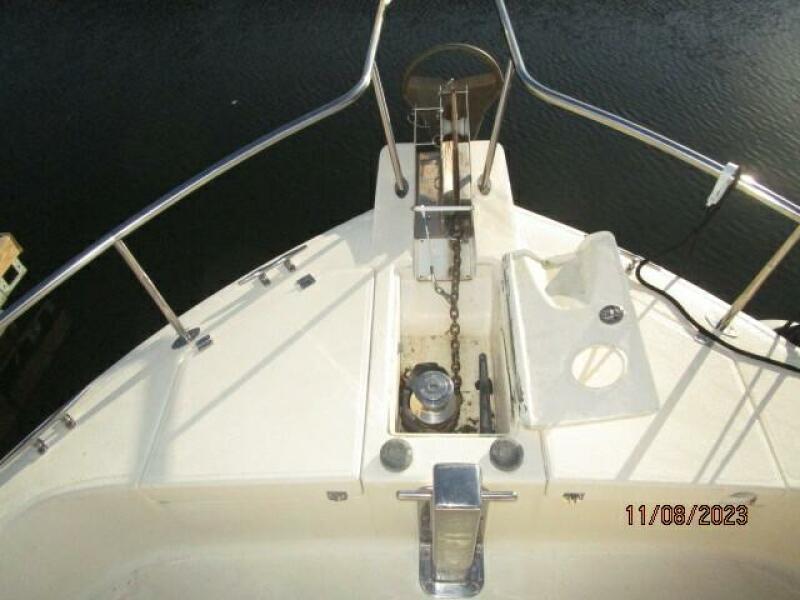 40' Mainship anchor windlass1
