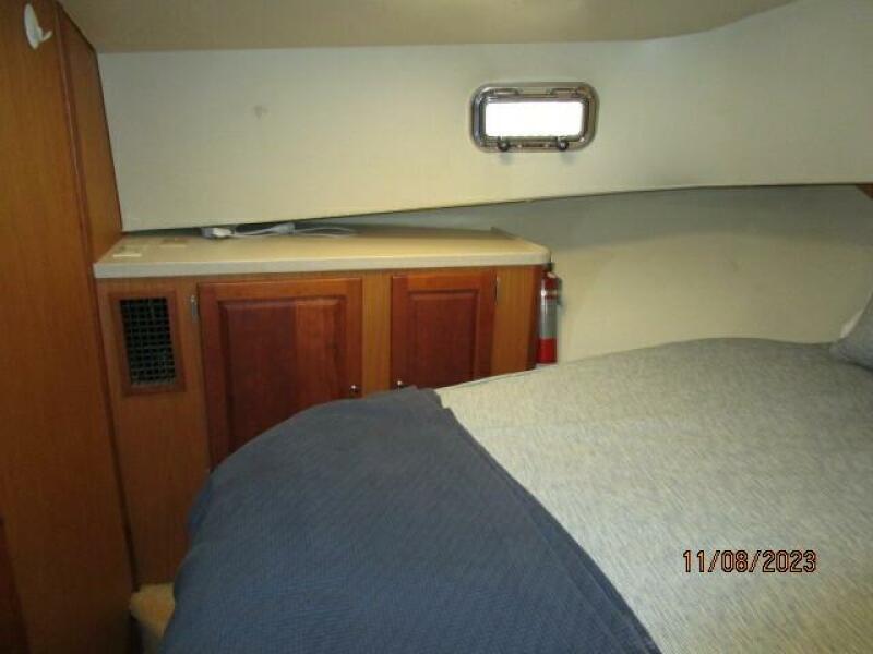 40' Mainship master stateroom port