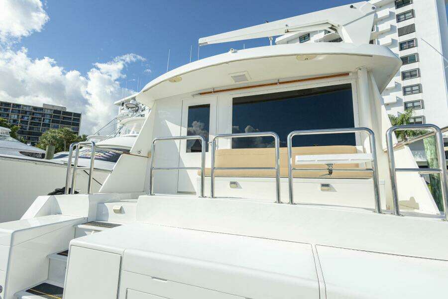 Sea Senor 78ft Hatteras Yacht For Sale