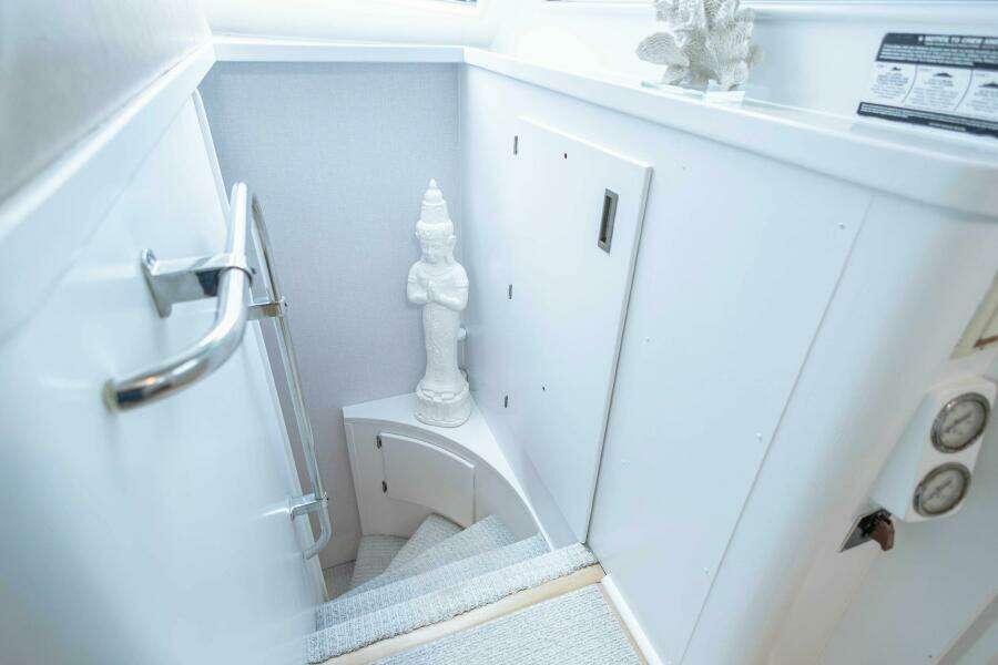 Sea Senor 78ft Hatteras Yacht For Sale