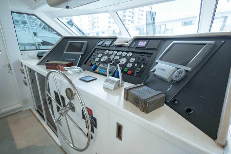 78' 1989 Hatteras Cockpit Motor Yacht
