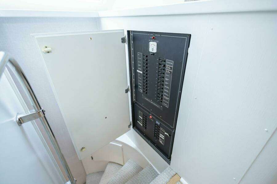 Sea Senor 78ft Hatteras Yacht For Sale