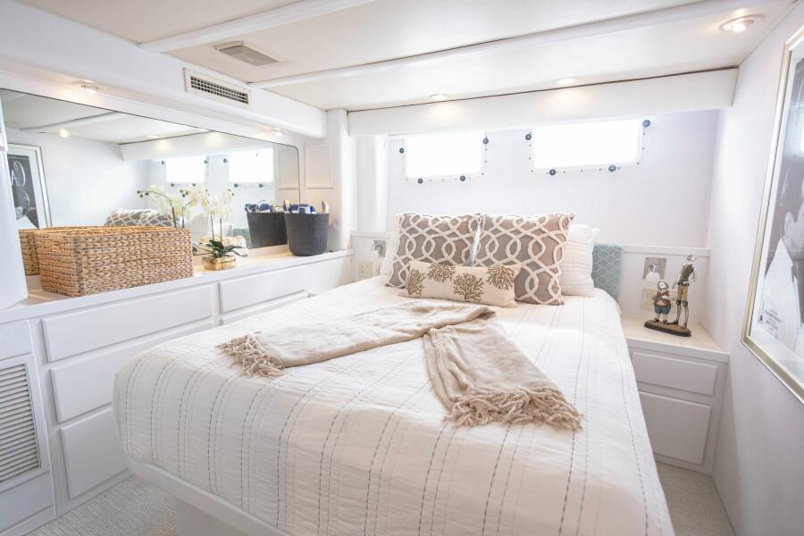 78' 1989 Hatteras Cockpit Motor Yacht