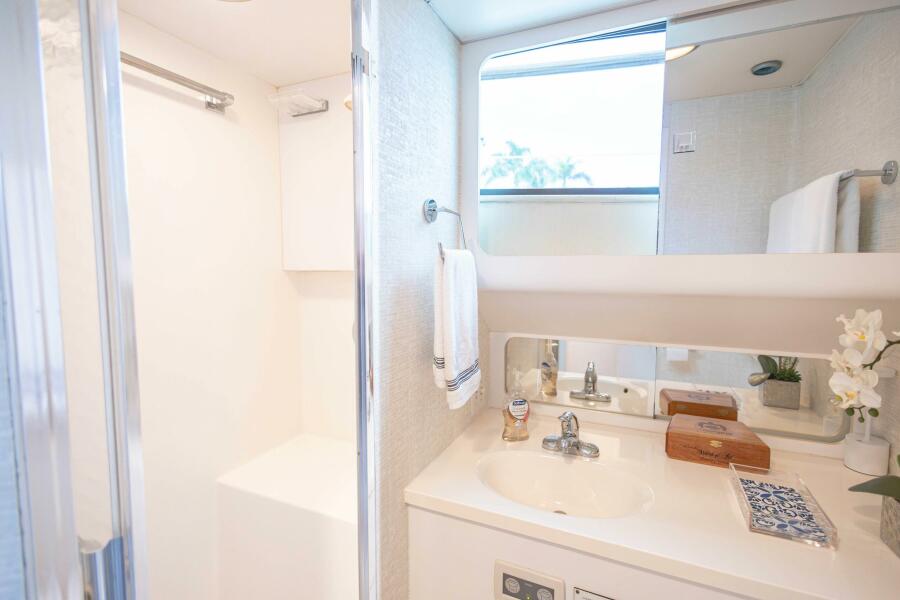 78' 1989 Hatteras Cockpit Motor Yacht