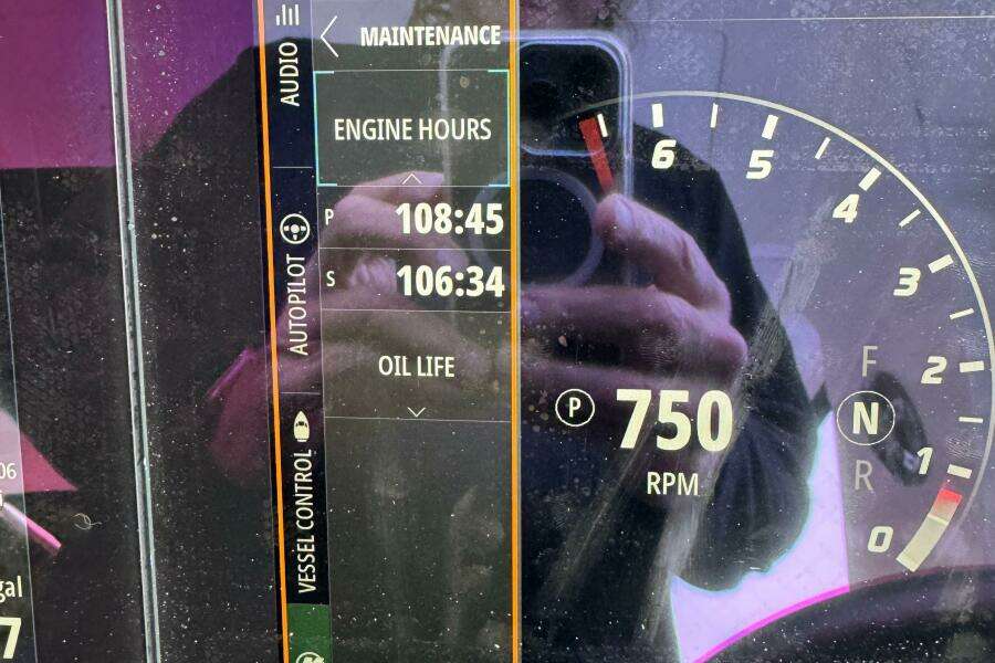 Kelly s Buoys 40ft Sea Ray Yacht For Sale