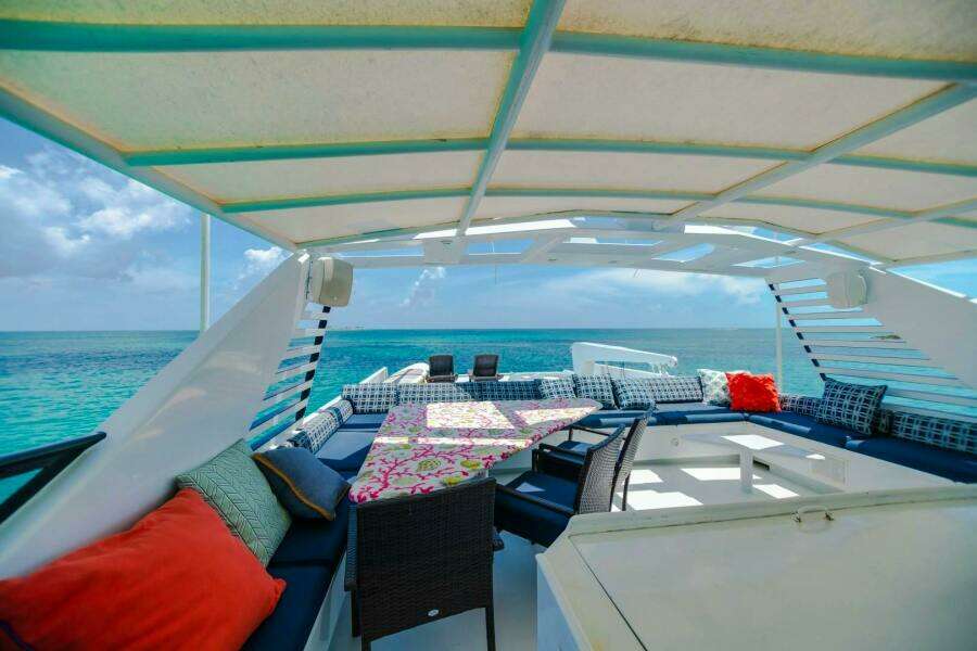 ISLAND TIME 110ft Broward Yacht For Sale