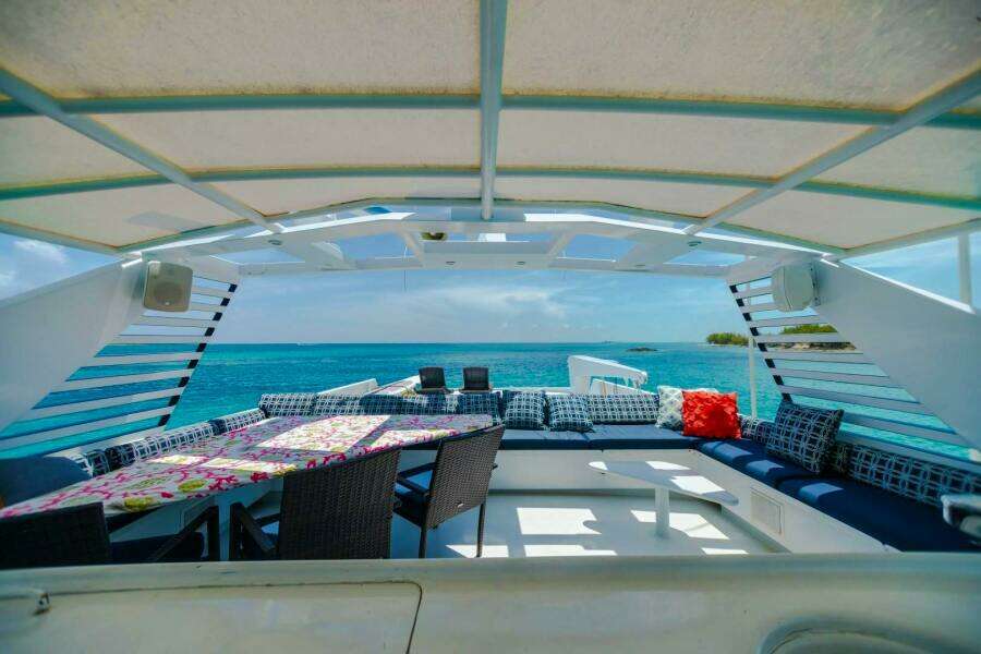 ISLAND TIME 110ft Broward Yacht For Sale