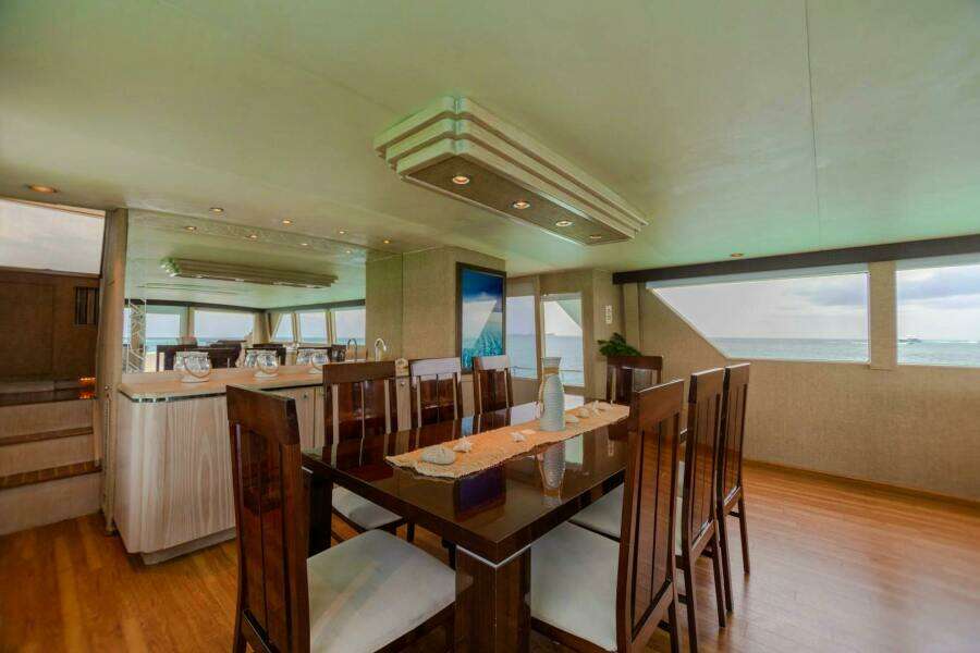 ISLAND TIME 110ft Broward Yacht For Sale