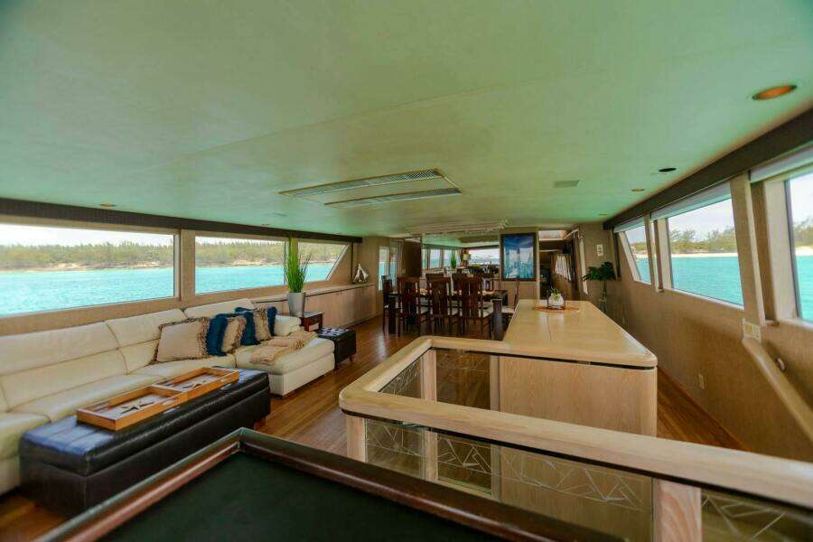 ISLAND TIME 110ft Broward Yacht For Sale