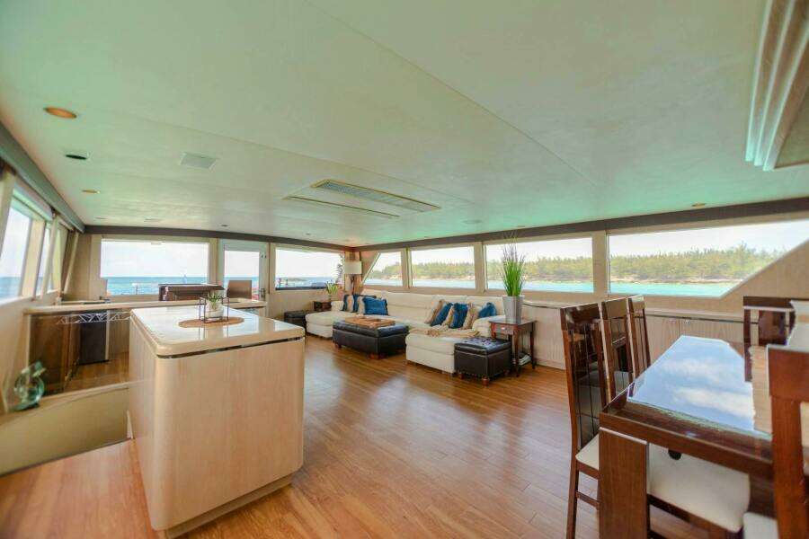 ISLAND TIME 110ft Broward Yacht For Sale