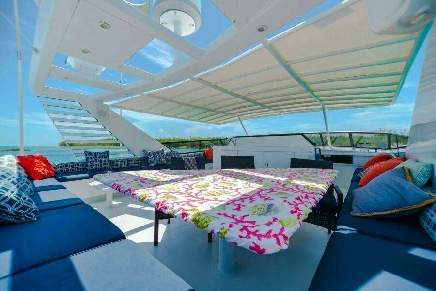 ISLAND TIME 110ft Broward Yacht For Sale