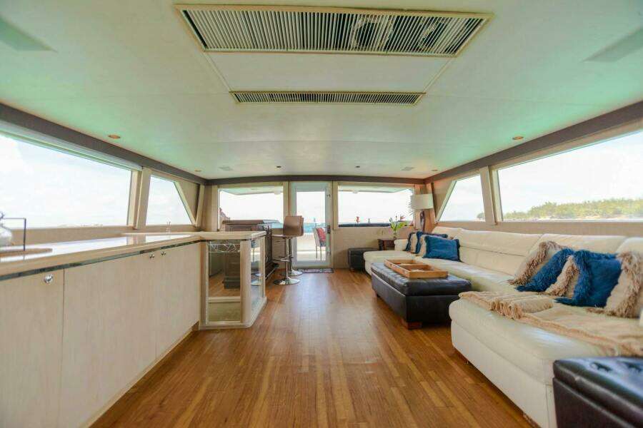 ISLAND TIME 110ft Broward Yacht For Sale