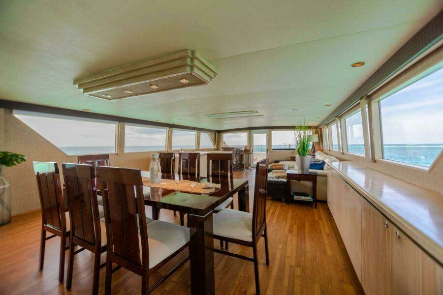 ISLAND TIME 110ft Broward Yacht For Sale