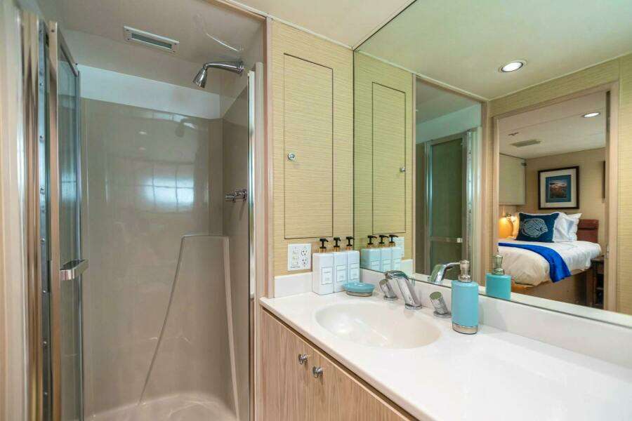 ISLAND TIME 110ft Broward Yacht For Sale