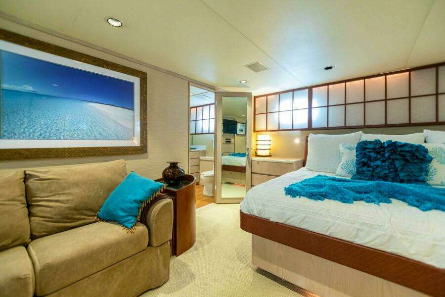 ISLAND TIME 110ft Broward Yacht For Sale