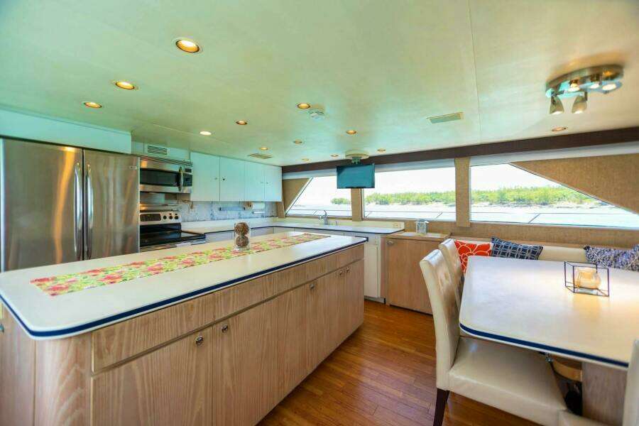 ISLAND TIME 110ft Broward Yacht For Sale