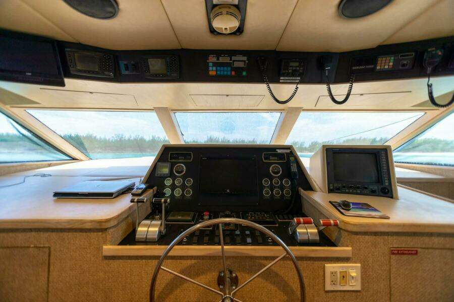 ISLAND TIME 110ft Broward Yacht For Sale