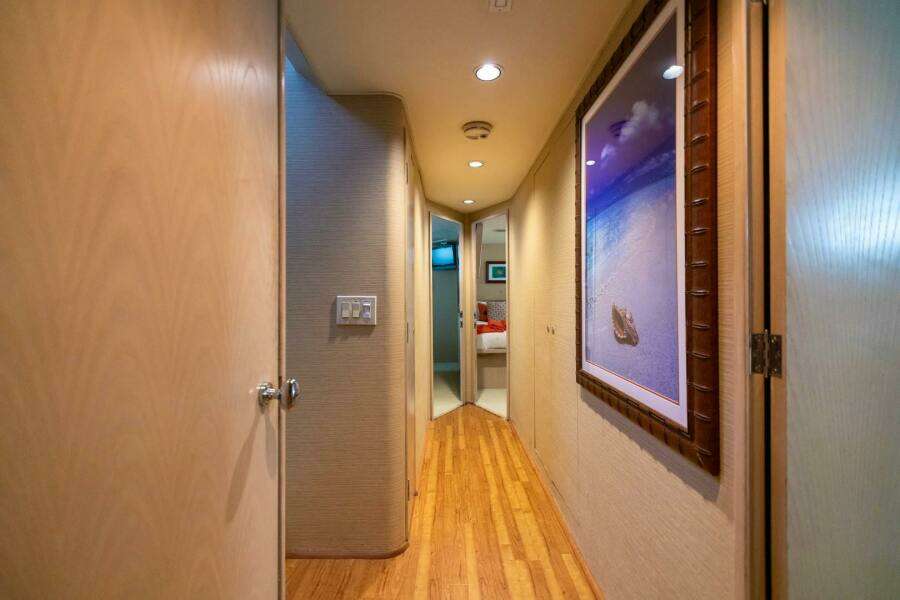 ISLAND TIME 110ft Broward Yacht For Sale