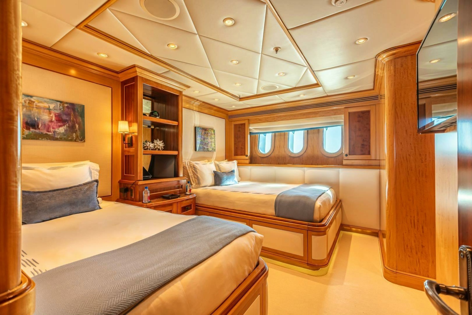 UNBRIDLED 191ft Trinity Yachts Yacht For Sale