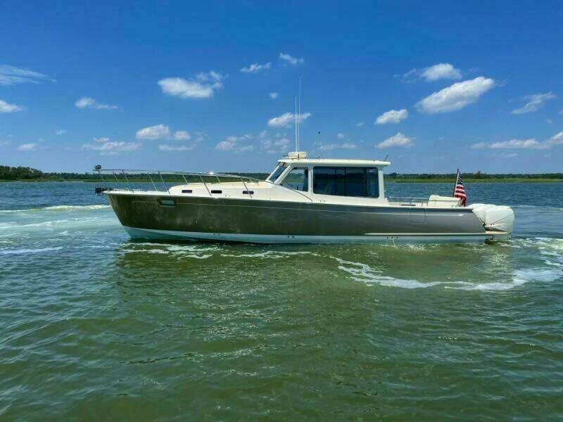 BARCODE 43ft MJM Yacht For Sale