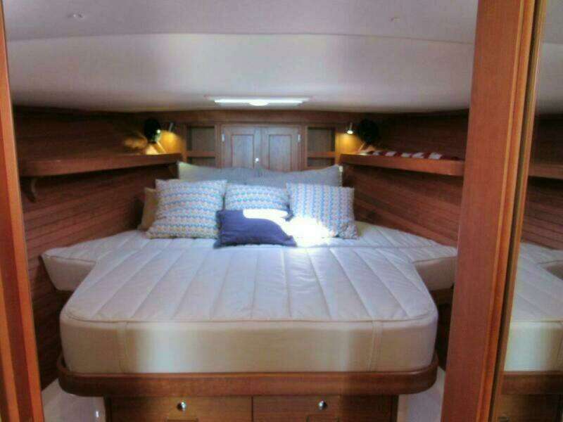 BARCODE 43ft MJM Yacht For Sale