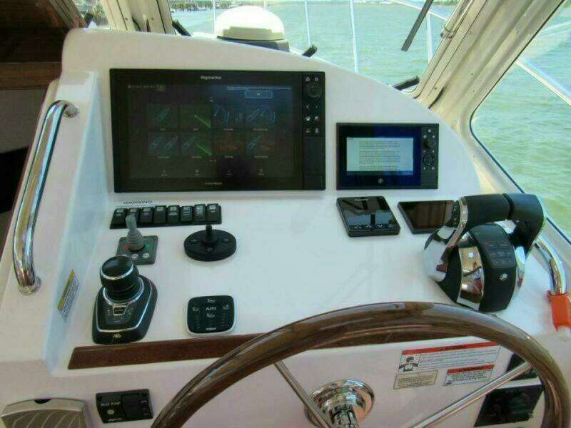 BARCODE 43ft MJM Yacht For Sale