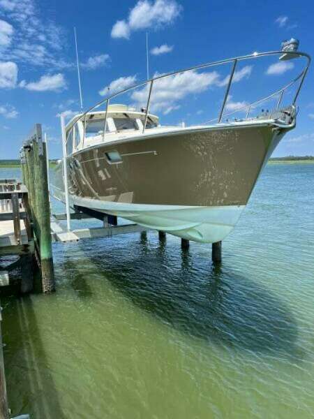 BARCODE 43ft MJM Yacht For Sale