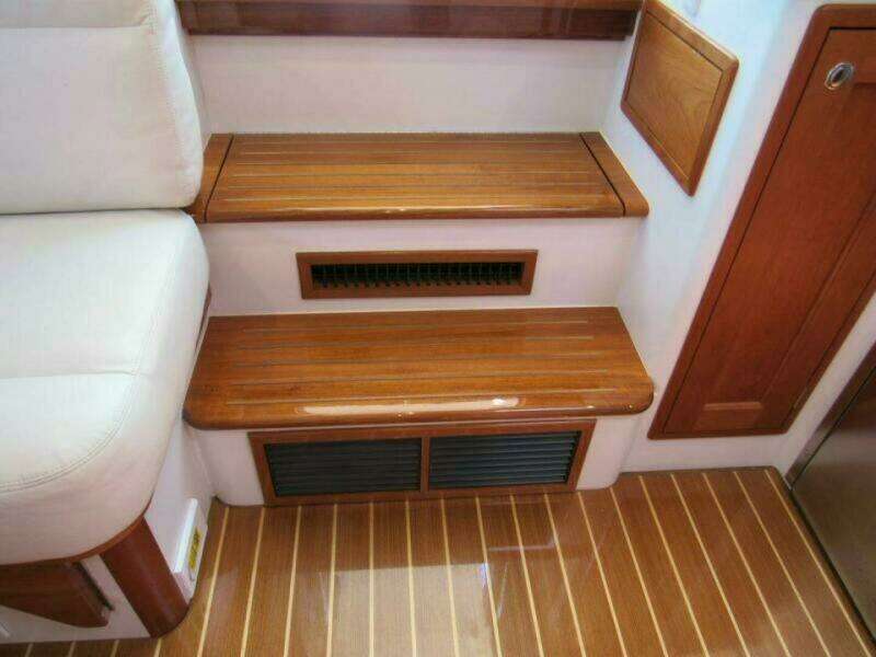 BARCODE 43ft MJM Yacht For Sale