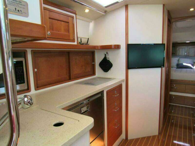 BARCODE 43ft MJM Yacht For Sale
