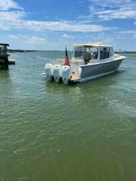 BARCODE 43ft MJM Yacht For Sale