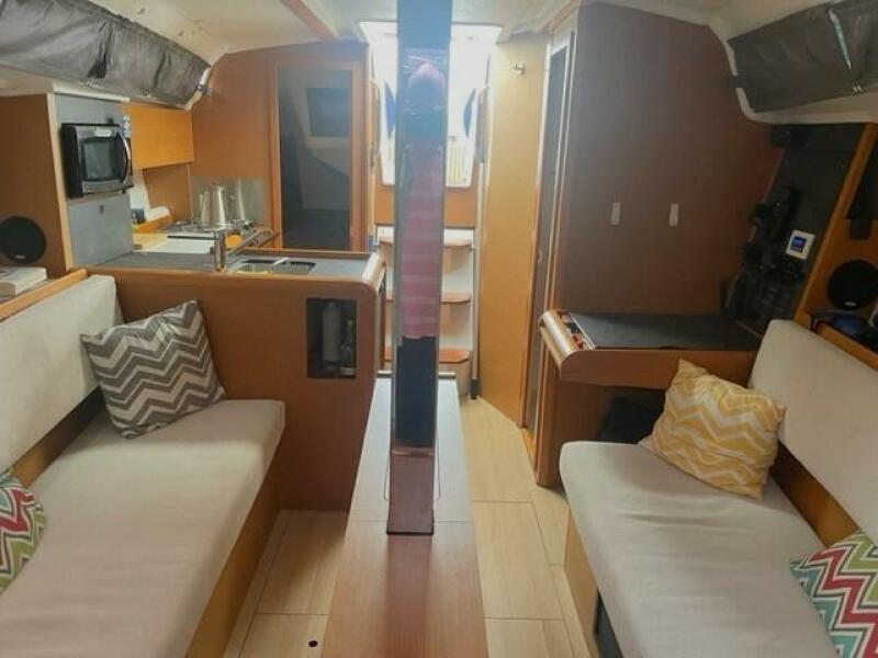 2015 Jeanneau 349