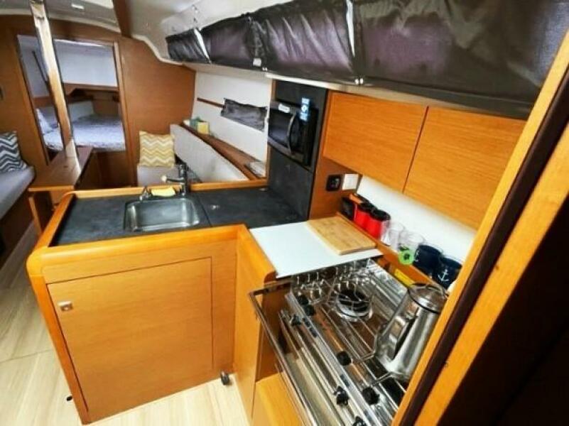 2015 Jeanneau 349