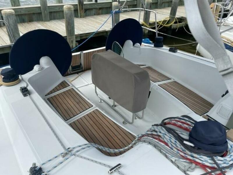 2015 Jeanneau 349
