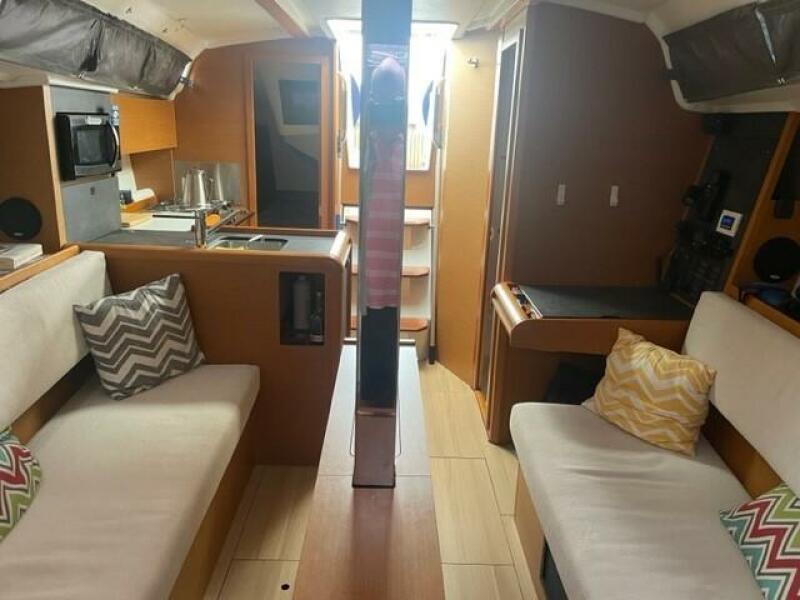 2015 Jeanneau 349