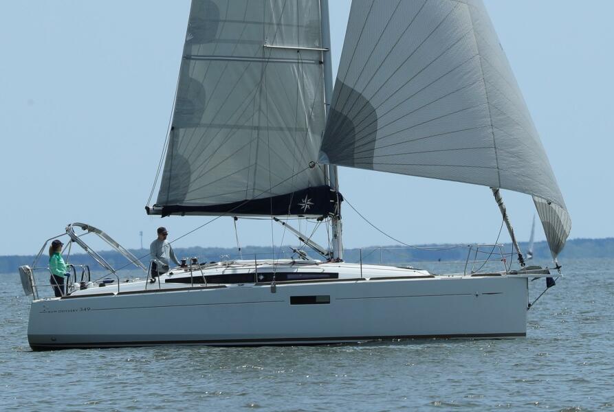 2015 Jeanneau 349