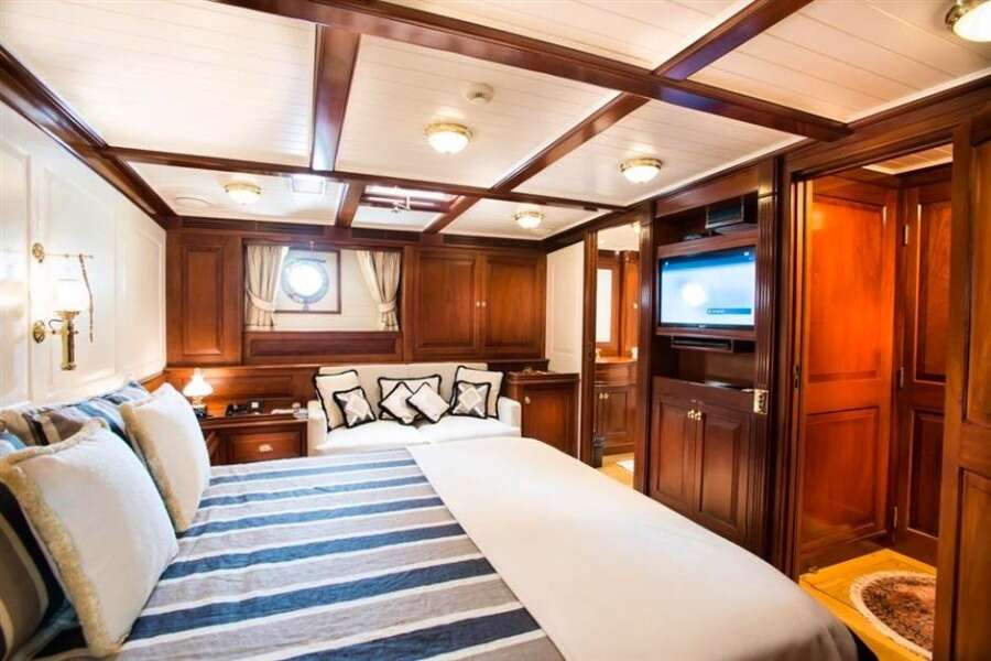 DONA FRANCISCA 172ft Astilleros Buquebus Yacht For Sale