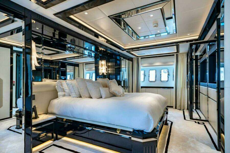 1K 109ft Overmarine Yacht For Sale