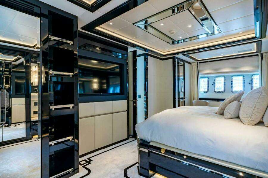 1K 109ft Overmarine Yacht For Sale