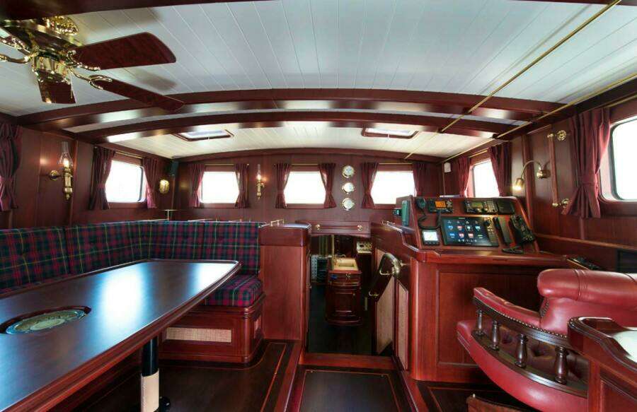 SPIRIT OF VENICE 89ft Vmg Yacht For Sale