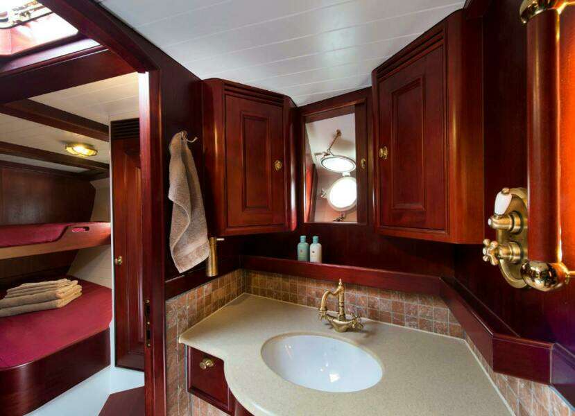 SPIRIT OF VENICE 89ft Vmg Yacht For Sale