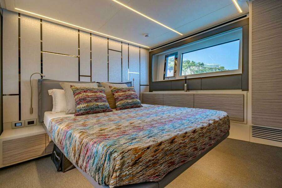 SILVER MISSILE 62ft Pershing Yacht For Sale