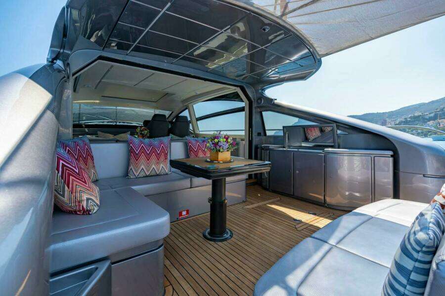 SILVER MISSILE 62ft Pershing Yacht For Sale