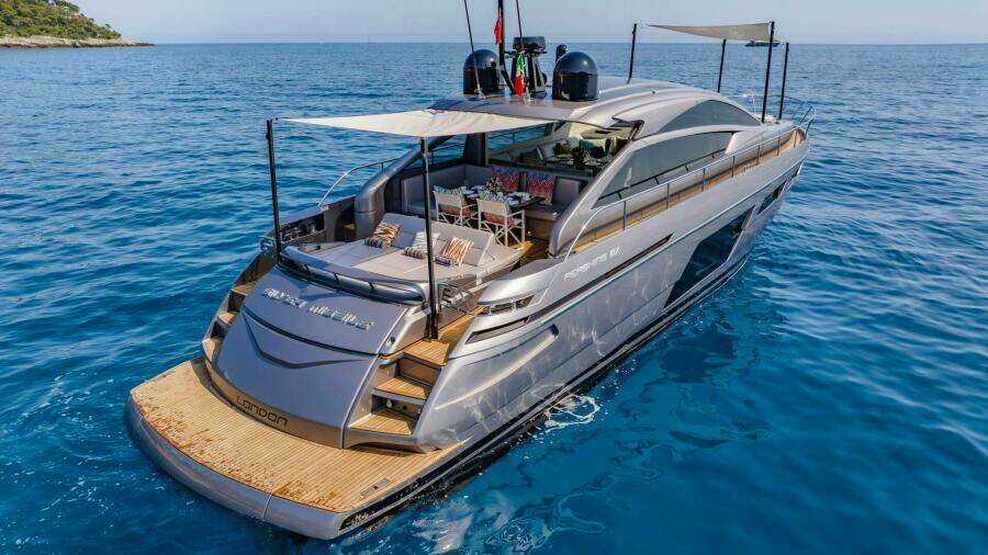 SILVER MISSILE 62ft Pershing Yacht For Sale