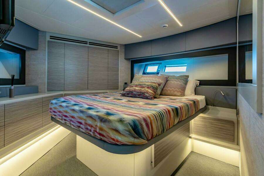 SILVER MISSILE 62ft Pershing Yacht For Sale