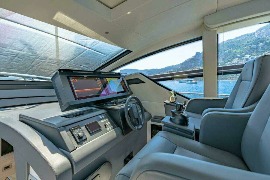 SILVER MISSILE 62ft Pershing Yacht For Sale