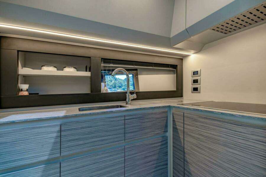 SILVER MISSILE 62ft Pershing Yacht For Sale