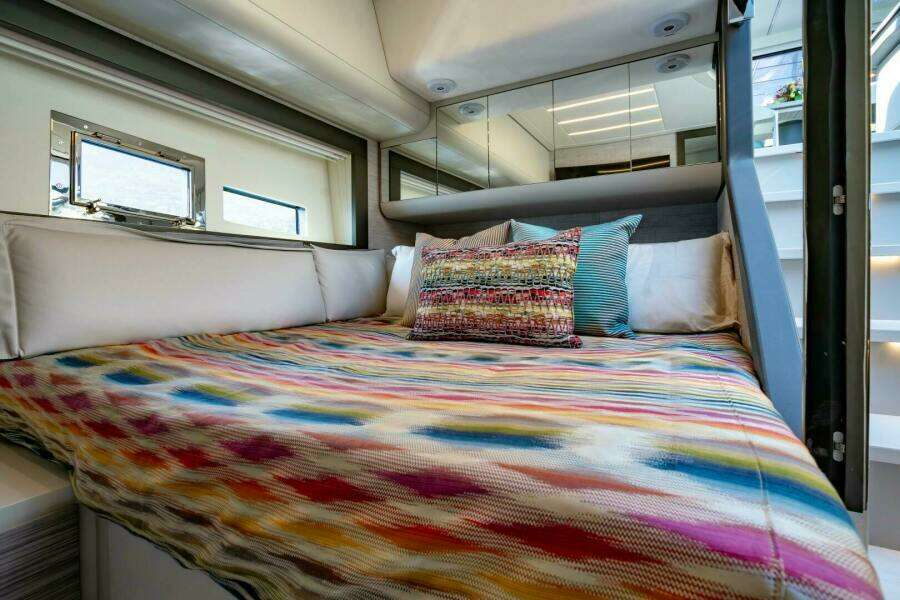 SILVER MISSILE 62ft Pershing Yacht For Sale