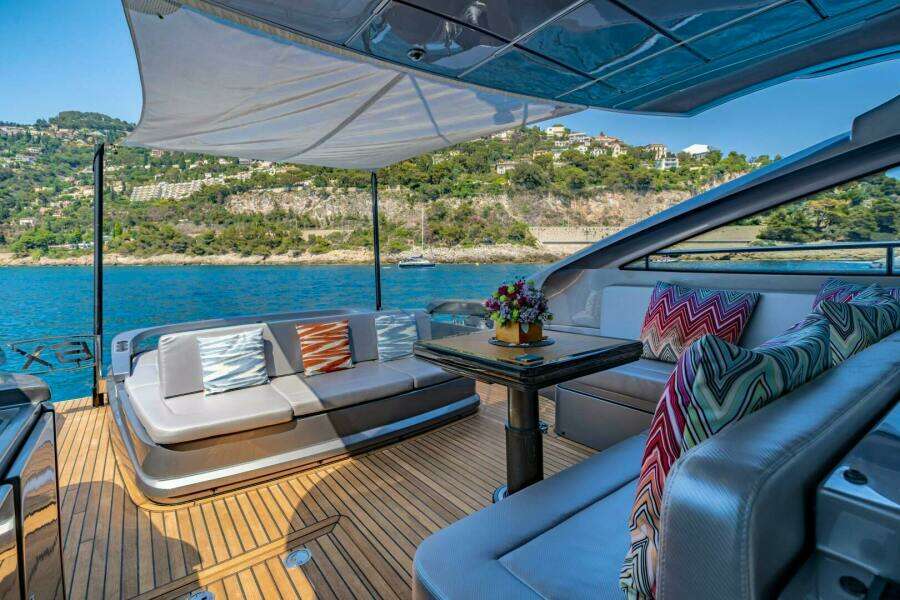 SILVER MISSILE 62ft Pershing Yacht For Sale