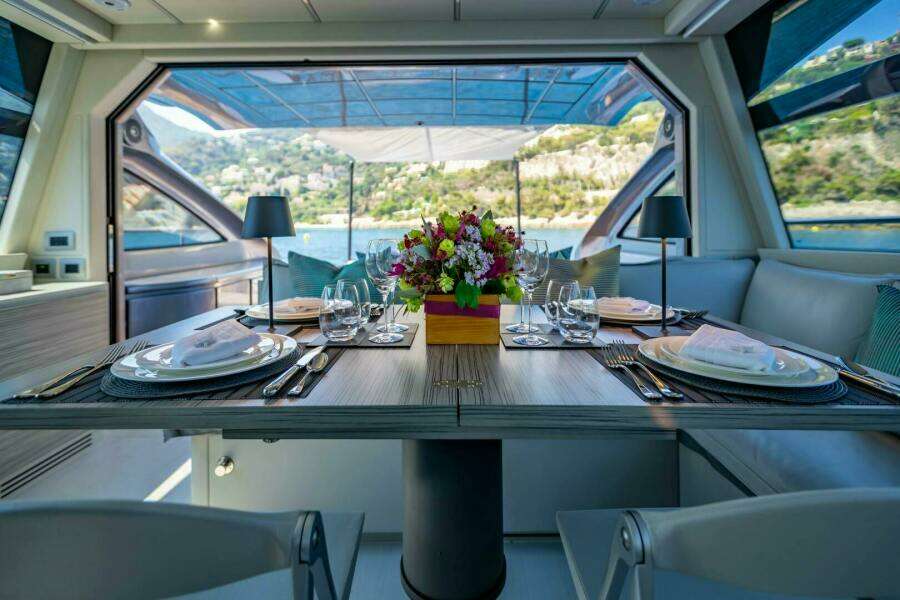 SILVER MISSILE 62ft Pershing Yacht For Sale